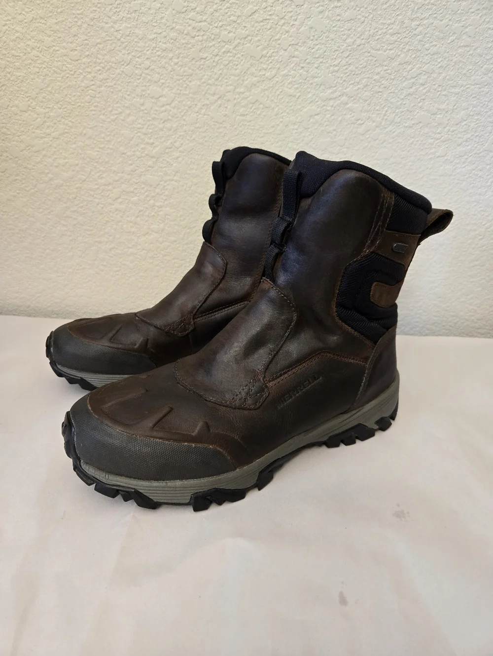 Merrell Men's Sz 8 Waterproof 200 Gram Insulation Brown Nubuck Winter Boots